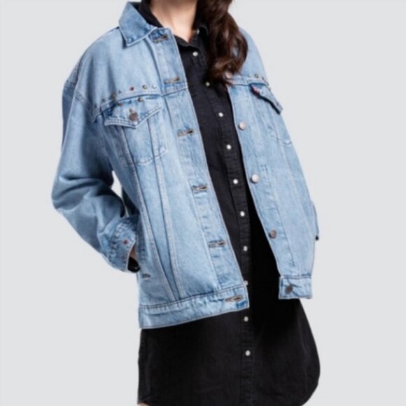 NWT Levi’s Baggy‎ Trucker Studded Denim Jacket Size Small - Picture 1 of 11